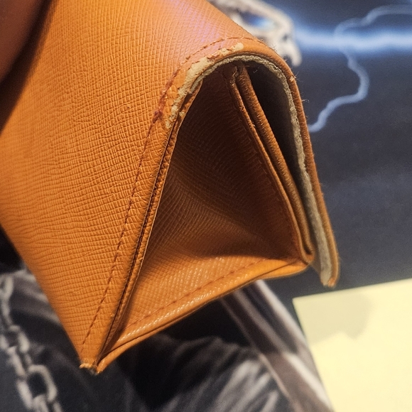 Used in good condition Tori Burch Glasses Case - Picture 4 of 6